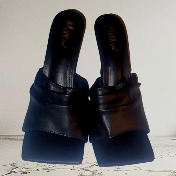 Mixx Shuz Black Women's Square Toe Heeled Mules Size 9 NWOT - Picture 5 of 5